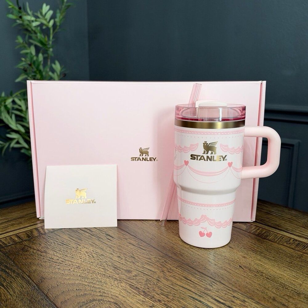Stanley 20 oz Quencher H2.0 Pink Velvet Cake Limited Edition Gift Box